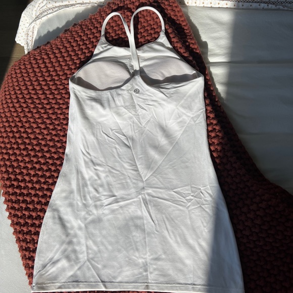 Lululemon Racerback Y Tank with built-in bra - white - Picture 4 of 4